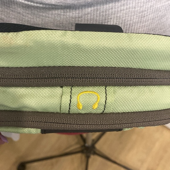 Mountainsmith Vibe II Recycled Lumbar Pack / belted Waist Bag - Picture 5 of 10